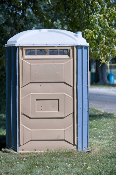 Porta potty delivery and setup in Conway, FL